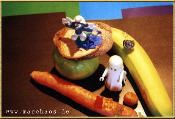 13 Strange Pix - #XY03